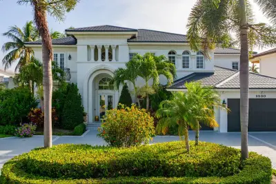 2530 NE 31st Ct, Lighthouse Point: photo 1 of 57
