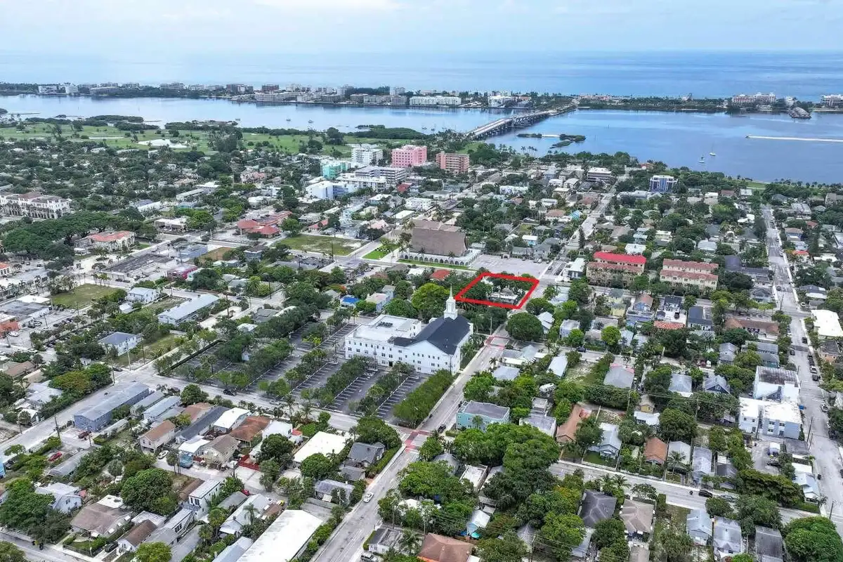 131 S Federal Hwy, Lake Worth Beach: photo 1 of 16