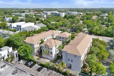 2726 Old Florida Trl, Wilton Manors: photo 1 of 60