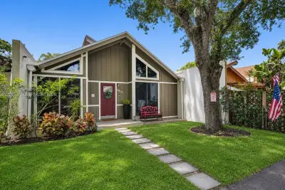 6870 NW 30th Ave, Fort Lauderdale: photo 1 of 18