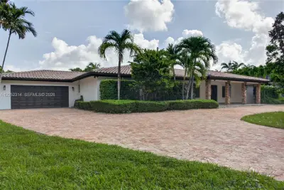 10425 SW 62nd St, Miami: photo 1 of 35