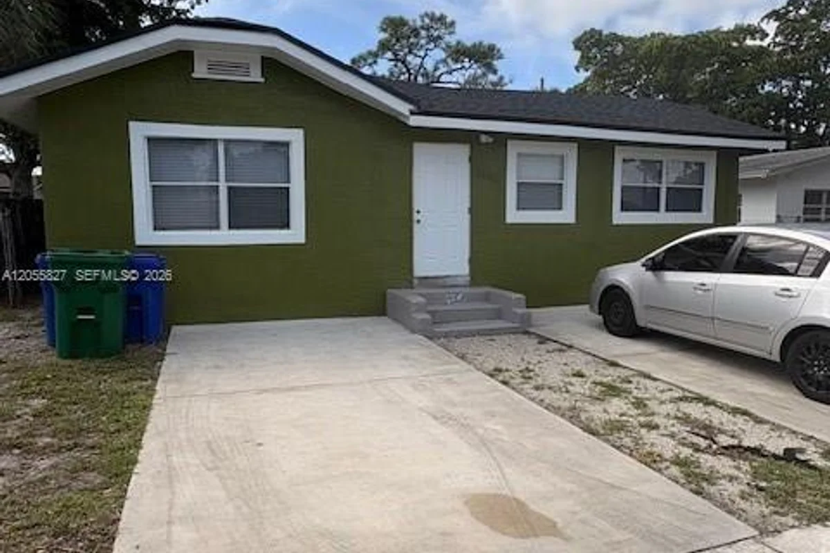 2360 NW 6th Ct #A, Fort Lauderdale: photo 1 of 22