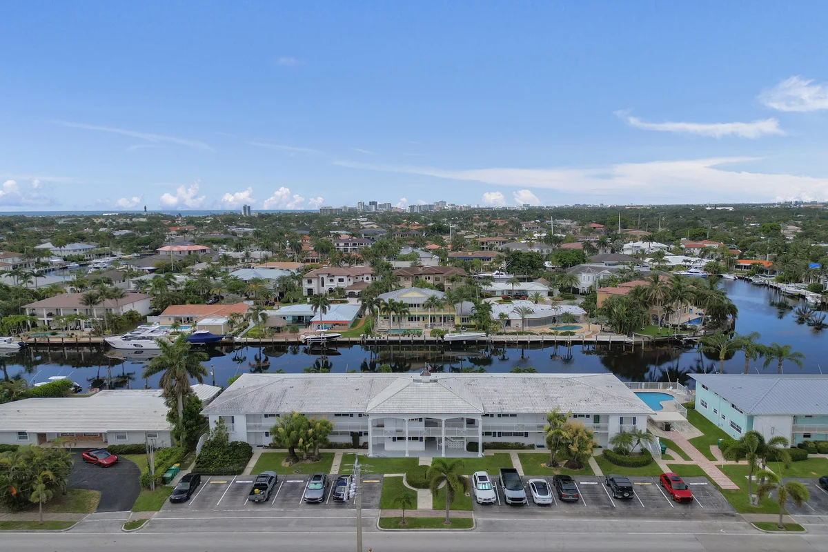 2400 NE 36th St #10, Lighthouse Point: photo 1 of 34