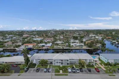 2400 NE 36th St #10, Lighthouse Point: photo 1 of 34