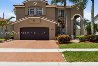 15670 SW 16th Ct, Pembroke Pines: photo 1 of 36