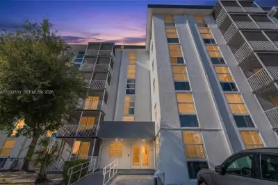 16851 NE 23rd Ave #A516, North Miami Beach: photo 1 of 29