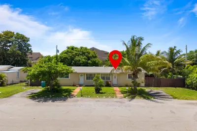 528 NE 20th Ave NE, Boynton Beach: photo 1 of 18