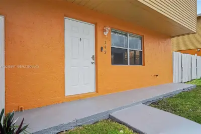 145 NE 12th Ave, Homestead: photo 1 of 44
