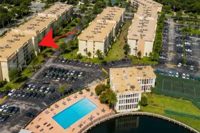 2000 Atlantic Shores Blvd #316, Hallandale Beach: photo 1 of 12