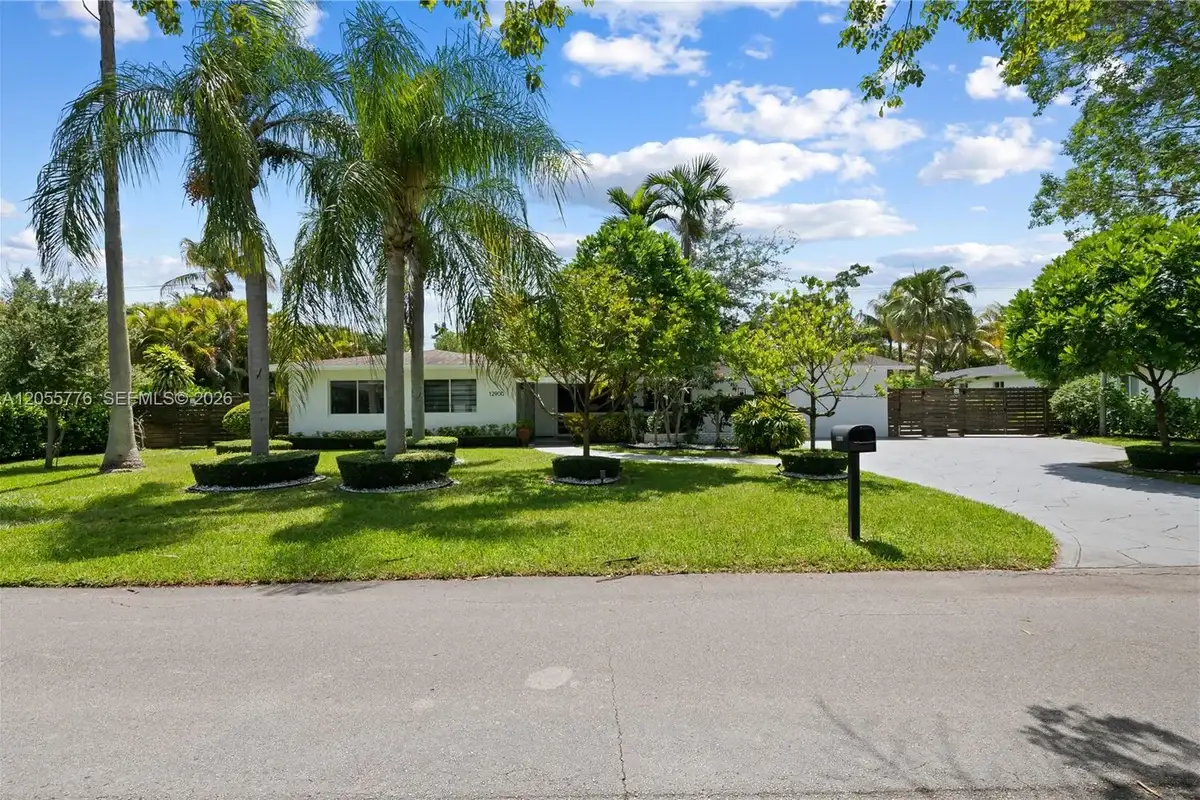 12900 SW 82nd Pl, Pinecrest: photo 1 of 34
