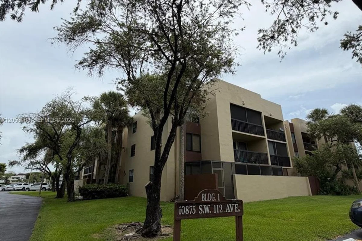 10875 SW 112th Ave #303, Miami: photo 1 of 23