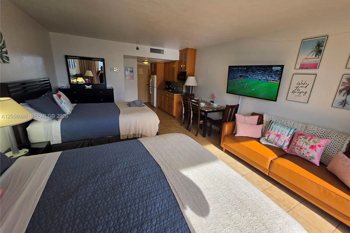 19201 Collins Ave #433, Sunny Isles Beach: photo 1 of 3