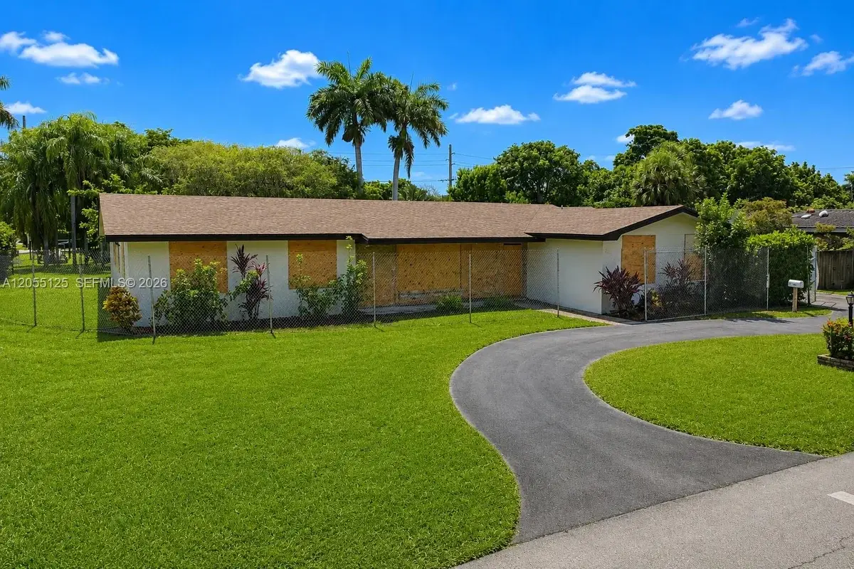 16842 SW 86th Ave, Palmetto Bay: photo 1 of 26