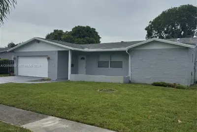 4361 NW 15th St, Lauderhill: photo 1 of 16
