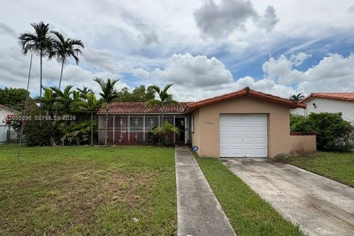 9590 SW 19th St, Miami: photo 1 of 10