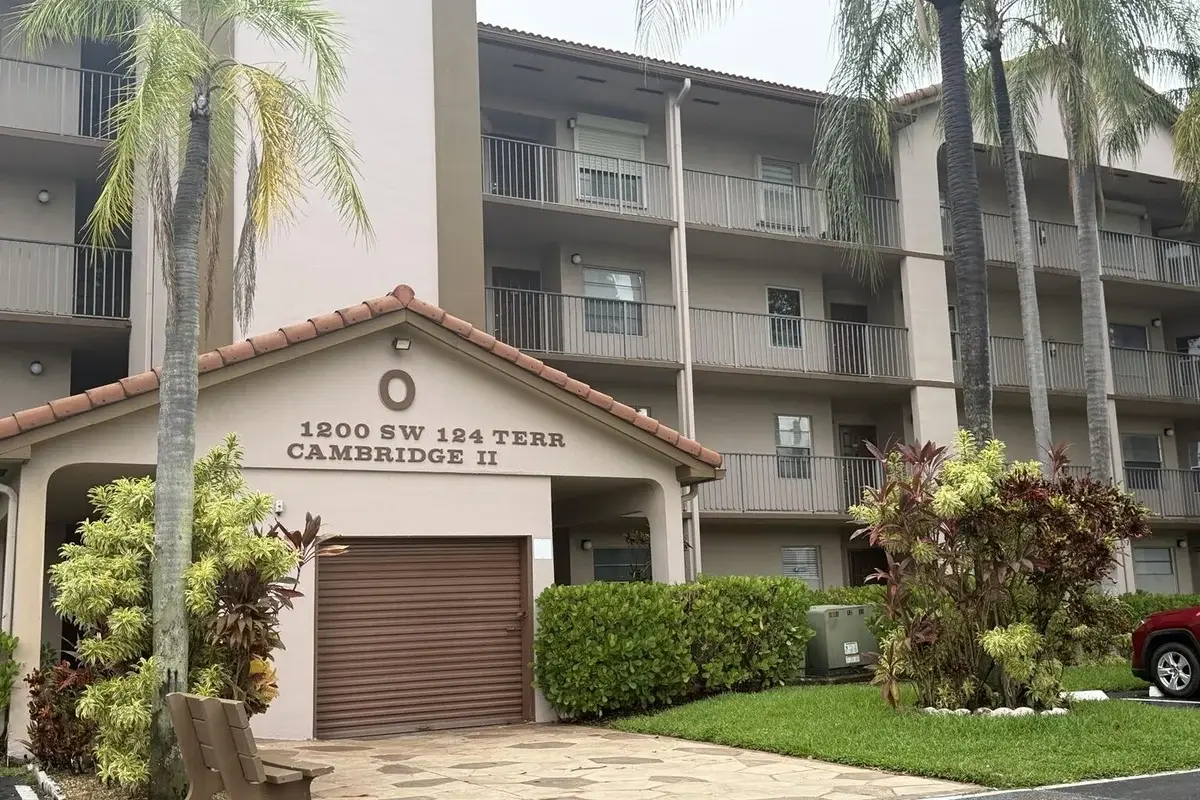 1200 SW 124th Ter #209O, Pembroke Pines: photo 1 of 19