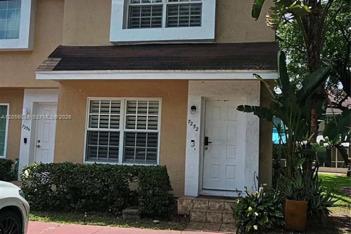 7252 Woodmont Ave, Tamarac: photo 1 of 97