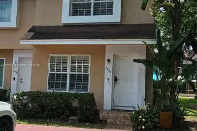 7252 Woodmont Ave, Tamarac: photo 1 of 97