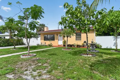 5826 Churchill Ct, West Palm Beach: photo 1 of 29