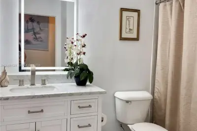House in Pembroke Pines: photo 1 of 4