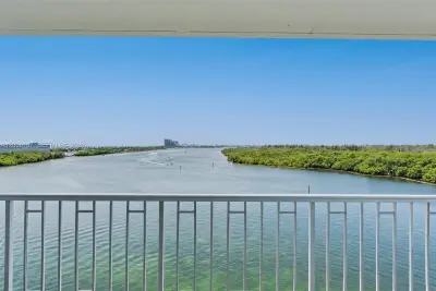 500 Bayview Dr #822, Sunny Isles Beach: photo 1 of 51