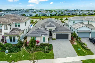 12272 Waterstone Cir, Palm Beach Gardens: photo 1 of 46