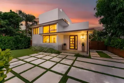 509 38th St, West Palm Beach: photo 1 of 75