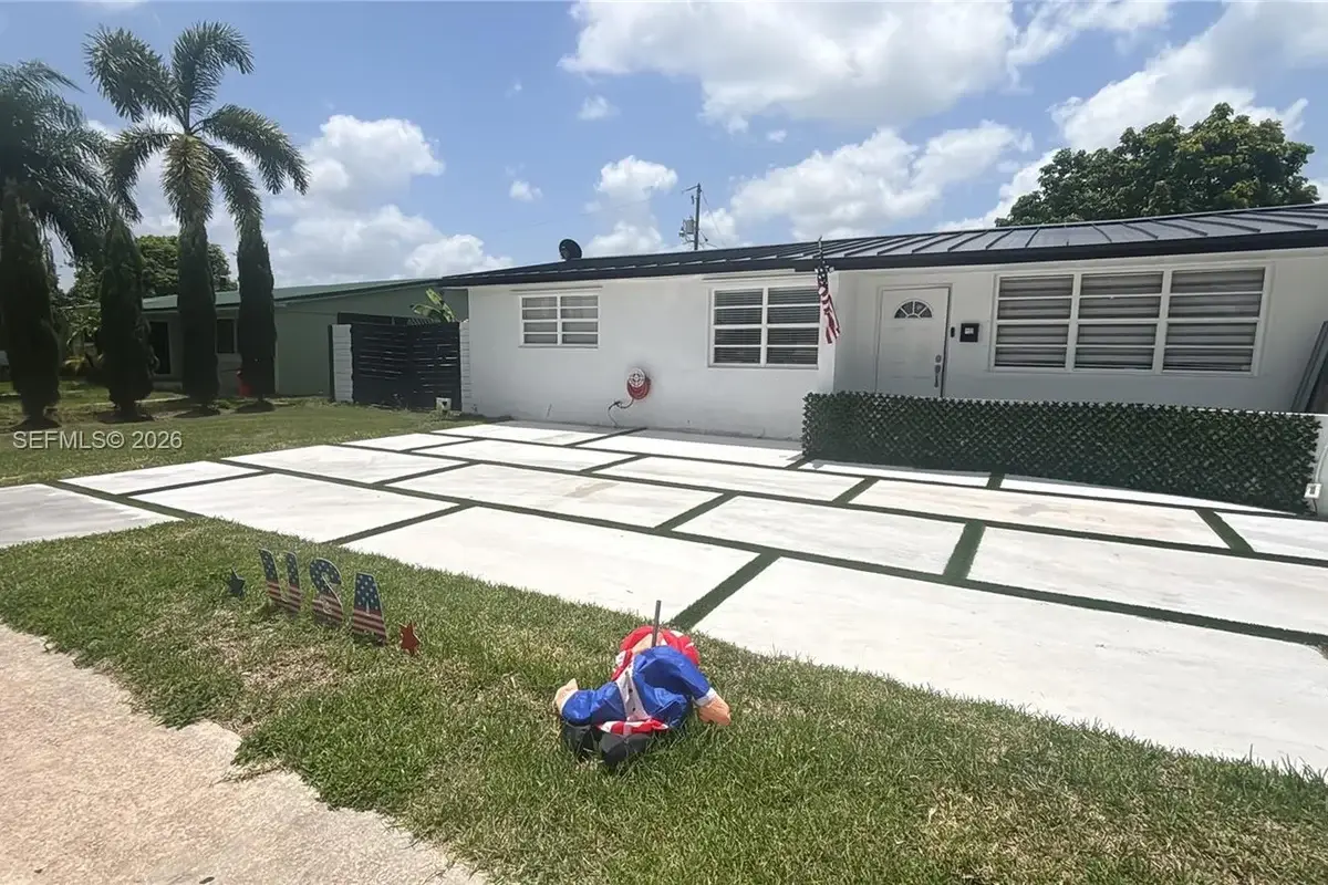 1892 NW 8th Ter, Homestead: photo 1 of 19