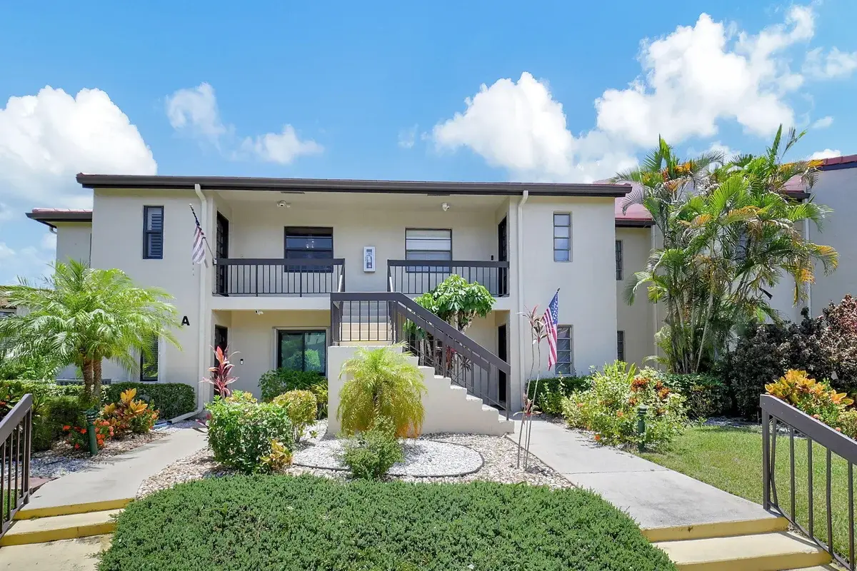 21214 Lago Cir #8b, Boca Raton: photo 1 of 48