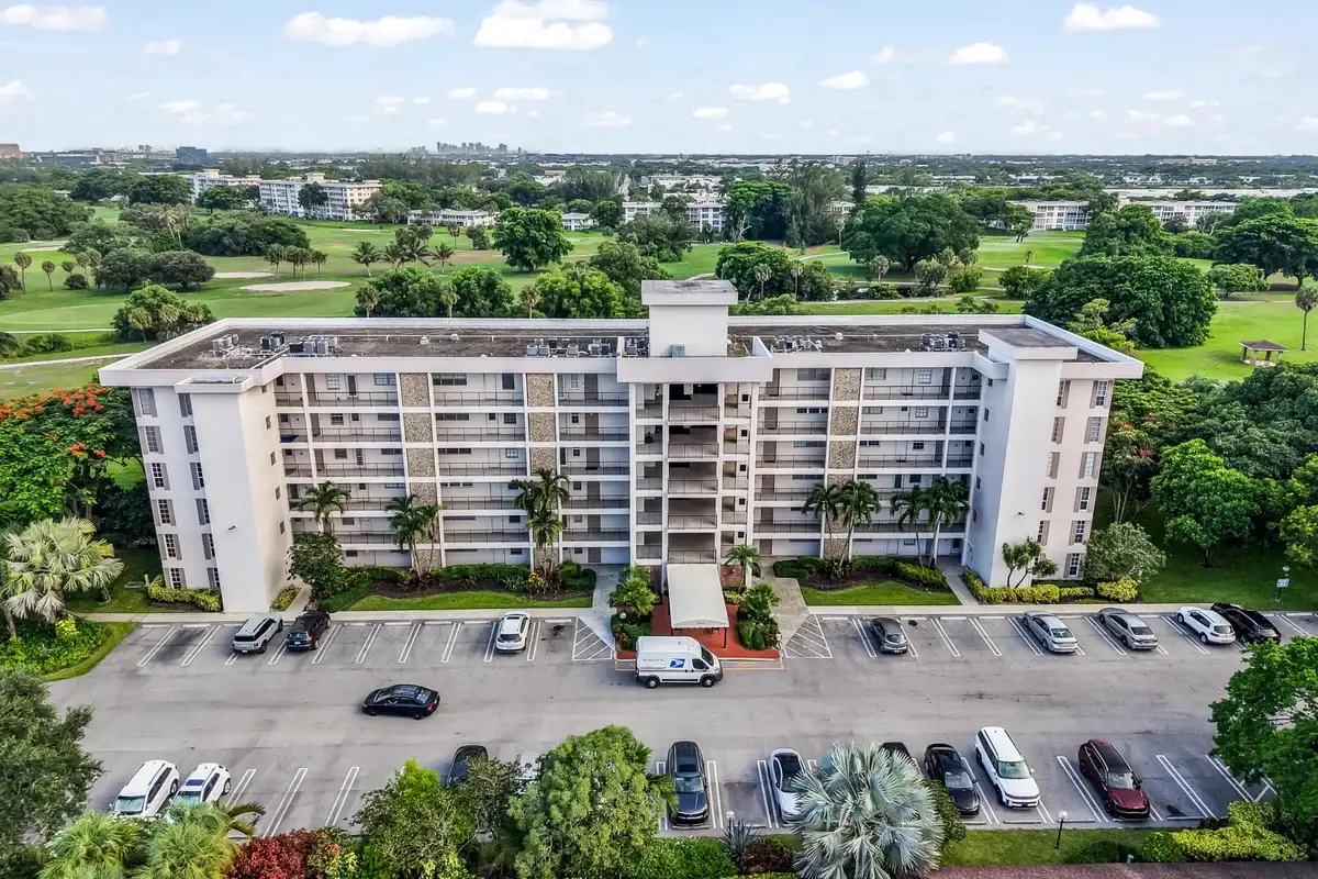 3000 N Palm Aire Dr #407, Pompano Beach: photo 1 of 49