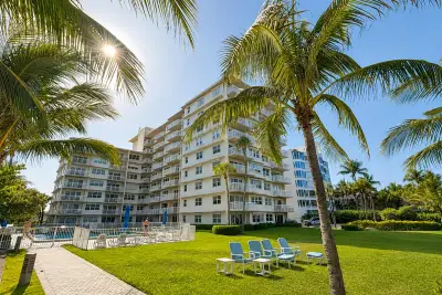 1069 Hillsboro Mile #603, Hillsboro Beach: photo 1 of 37