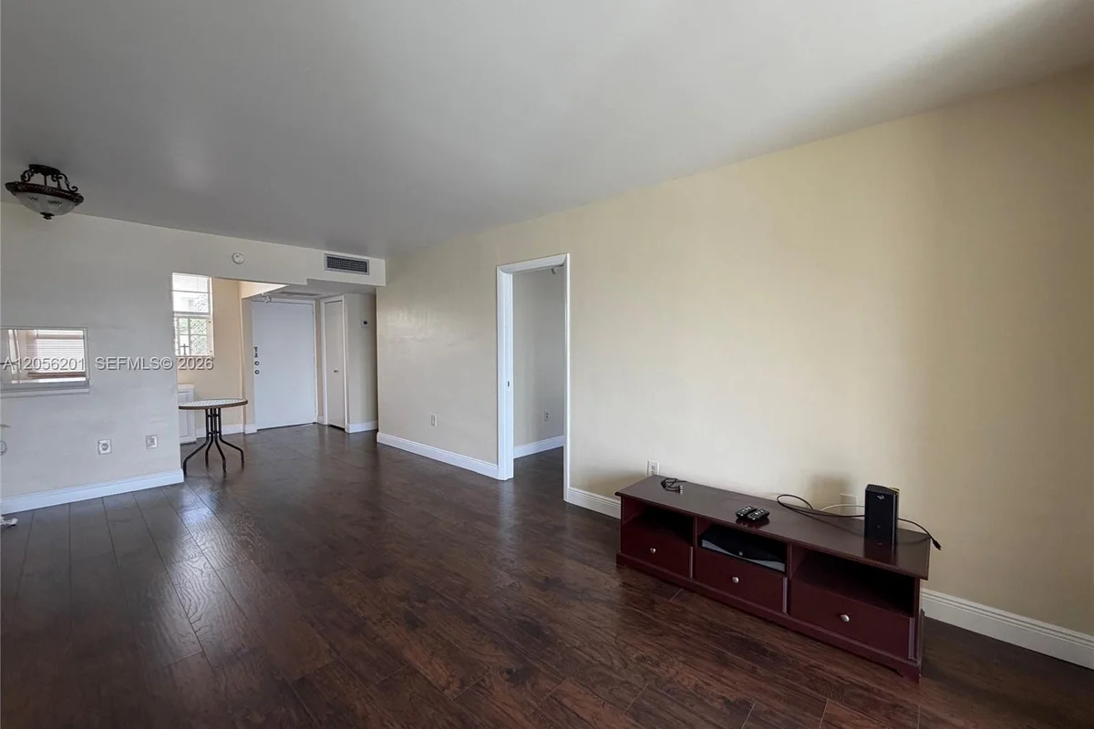 3020 Marcos Dr #S-307, Aventura: photo 1 of 18