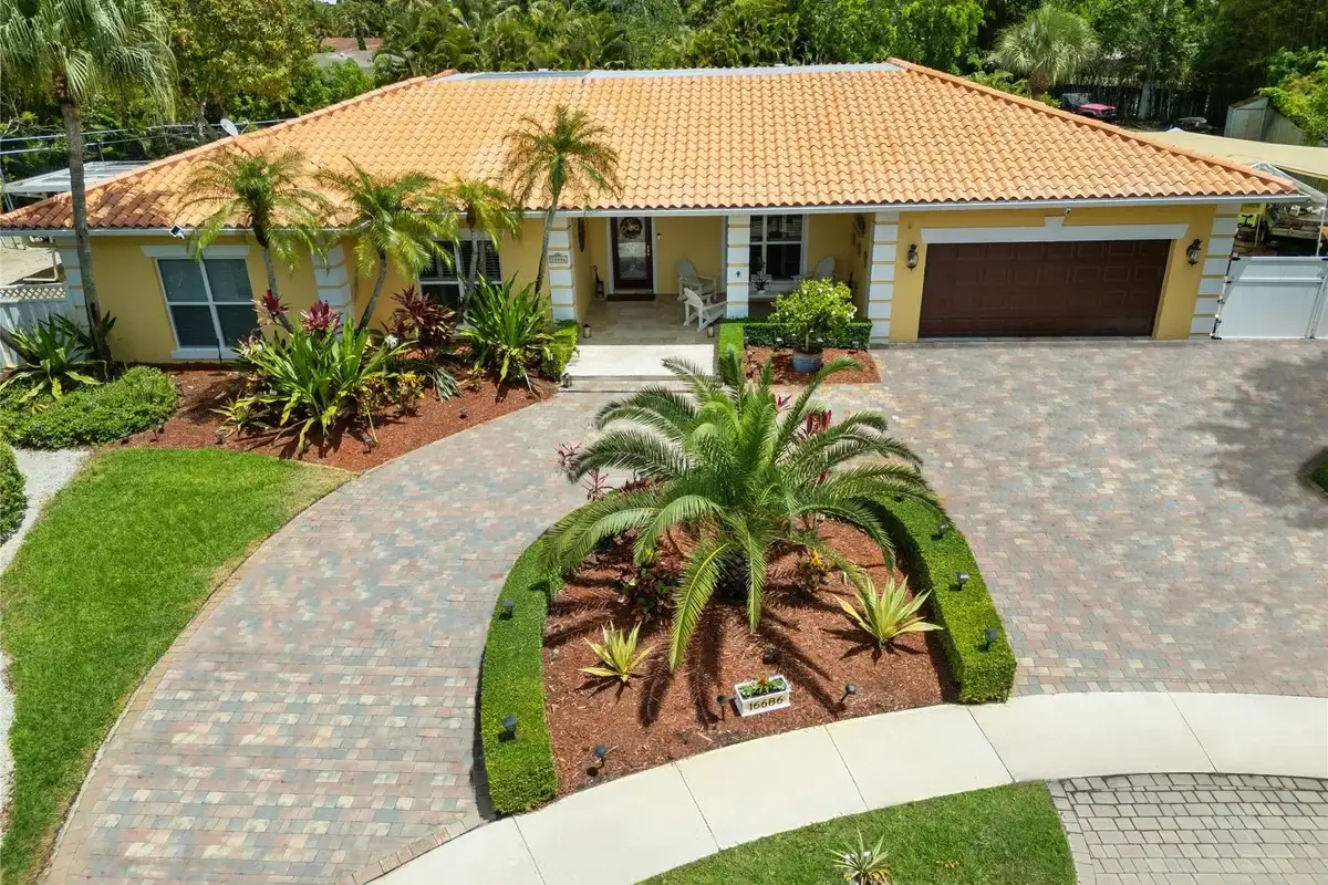 16686 Golfview Dr, Weston: photo 1 of 81