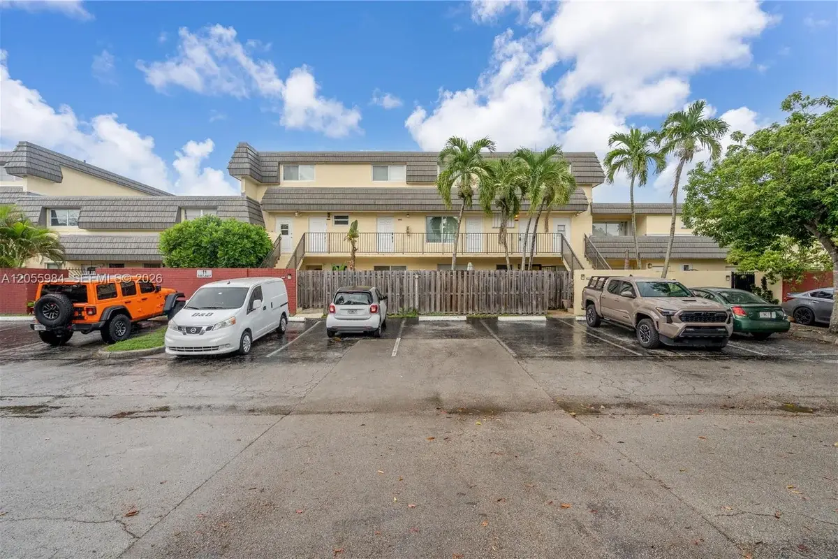 8475 SW 137th Ave, Miami: photo 1 of 8