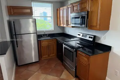 1801 S Treasure Dr #510, North Bay Village: photo 1 of 22