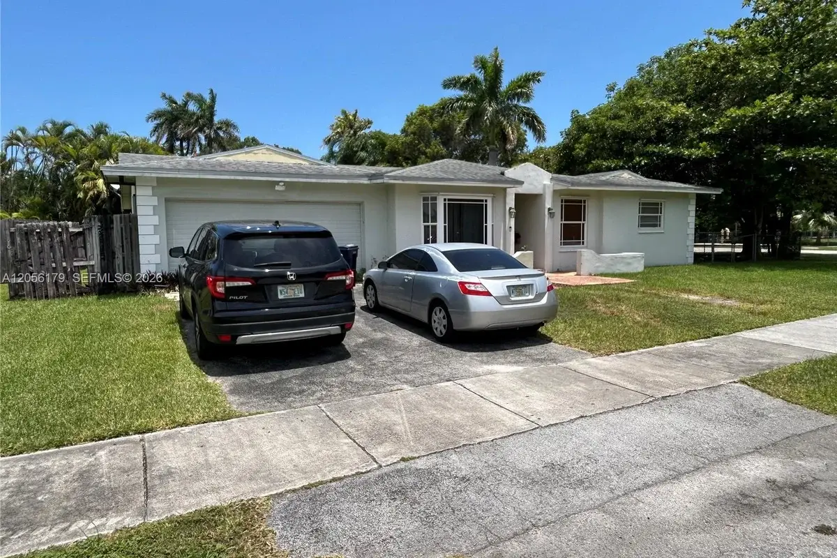 House in Cutler Bay: photo 1 of 4