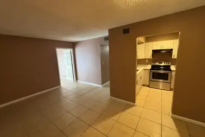 3710 NW 21st St #413, Lauderdale Lakes: photo 1 of 12