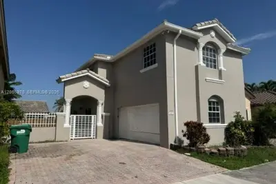 9424 SW 154th Ct, Miami: photo 1 of 35