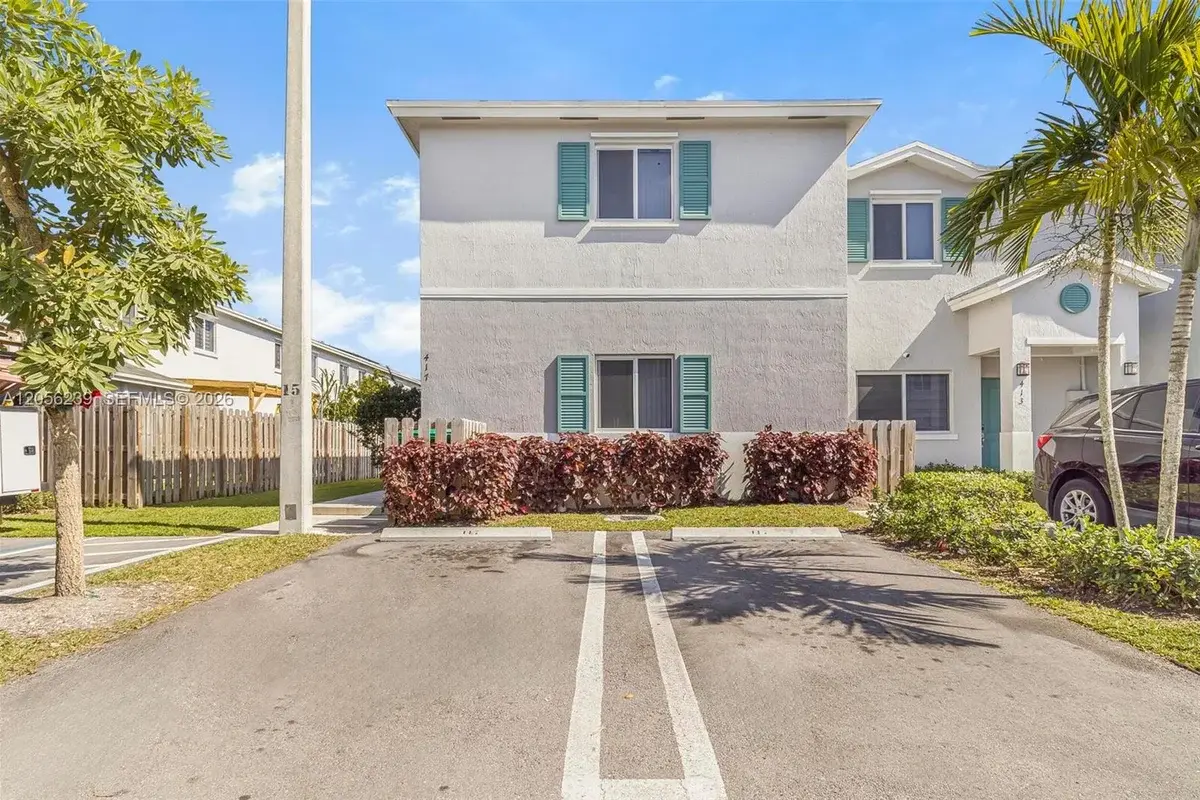 417 NW 12th Pl, Florida City: photo 1 of 24