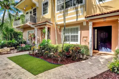133 Harbors Way, Boynton Beach: photo 1 of 32