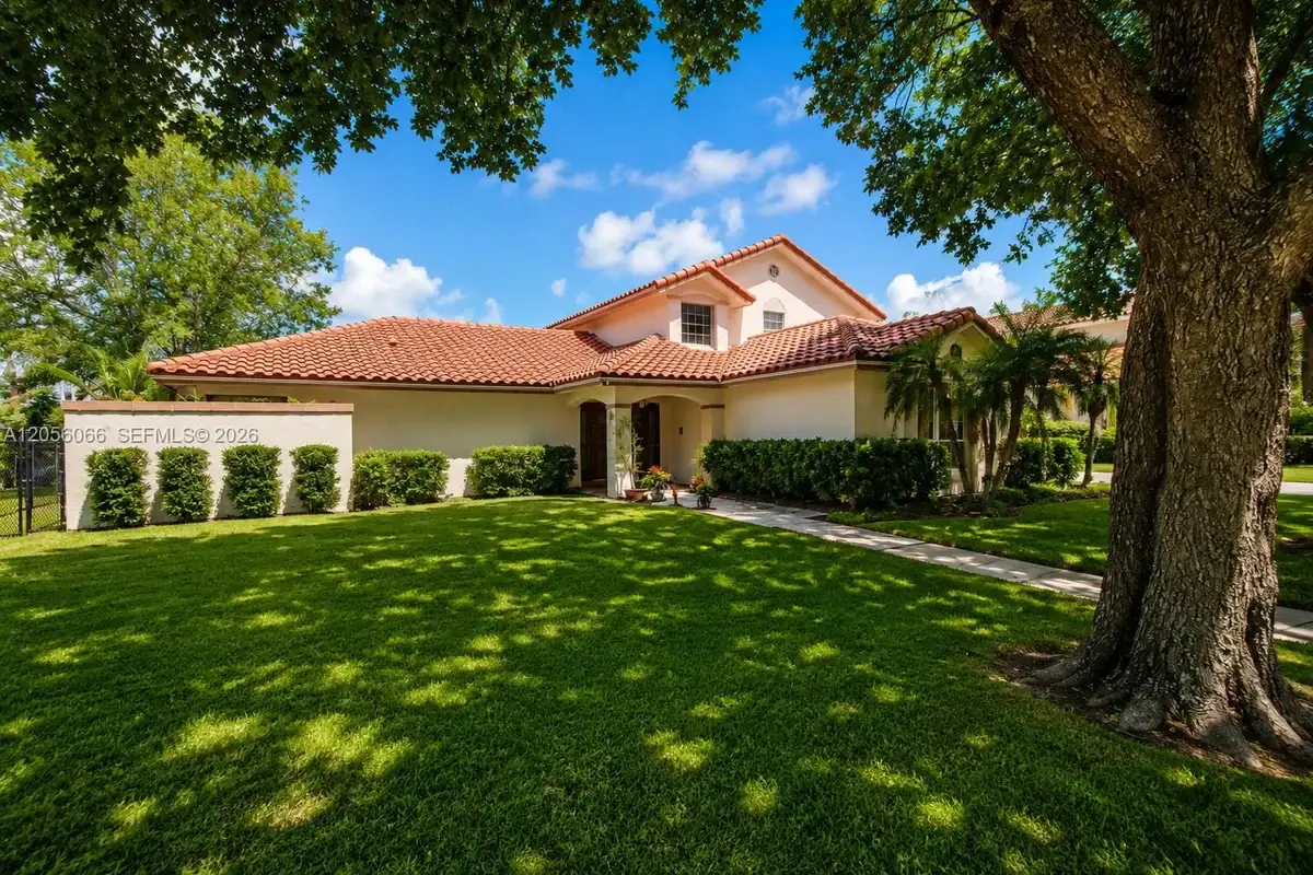 1855 SW 101st Ave, Davie: photo 1 of 47