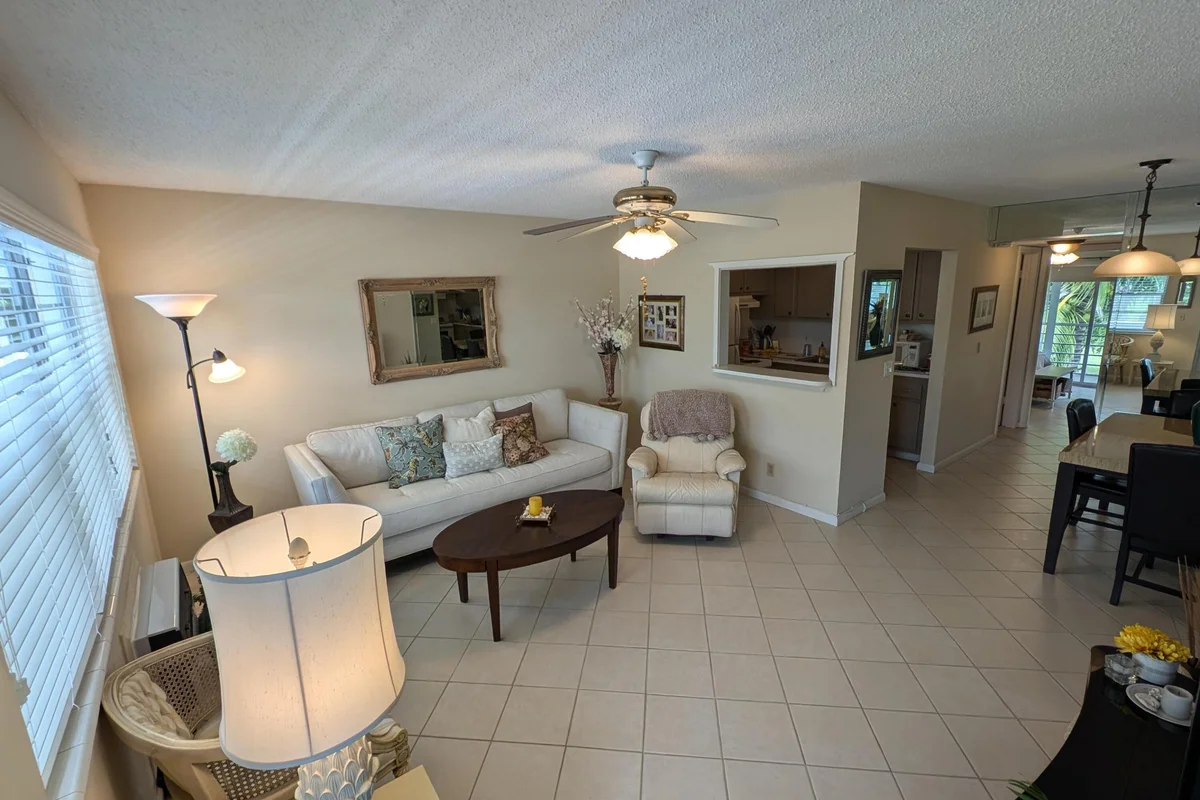 436 Markham T, Deerfield Beach: photo 1 of 17