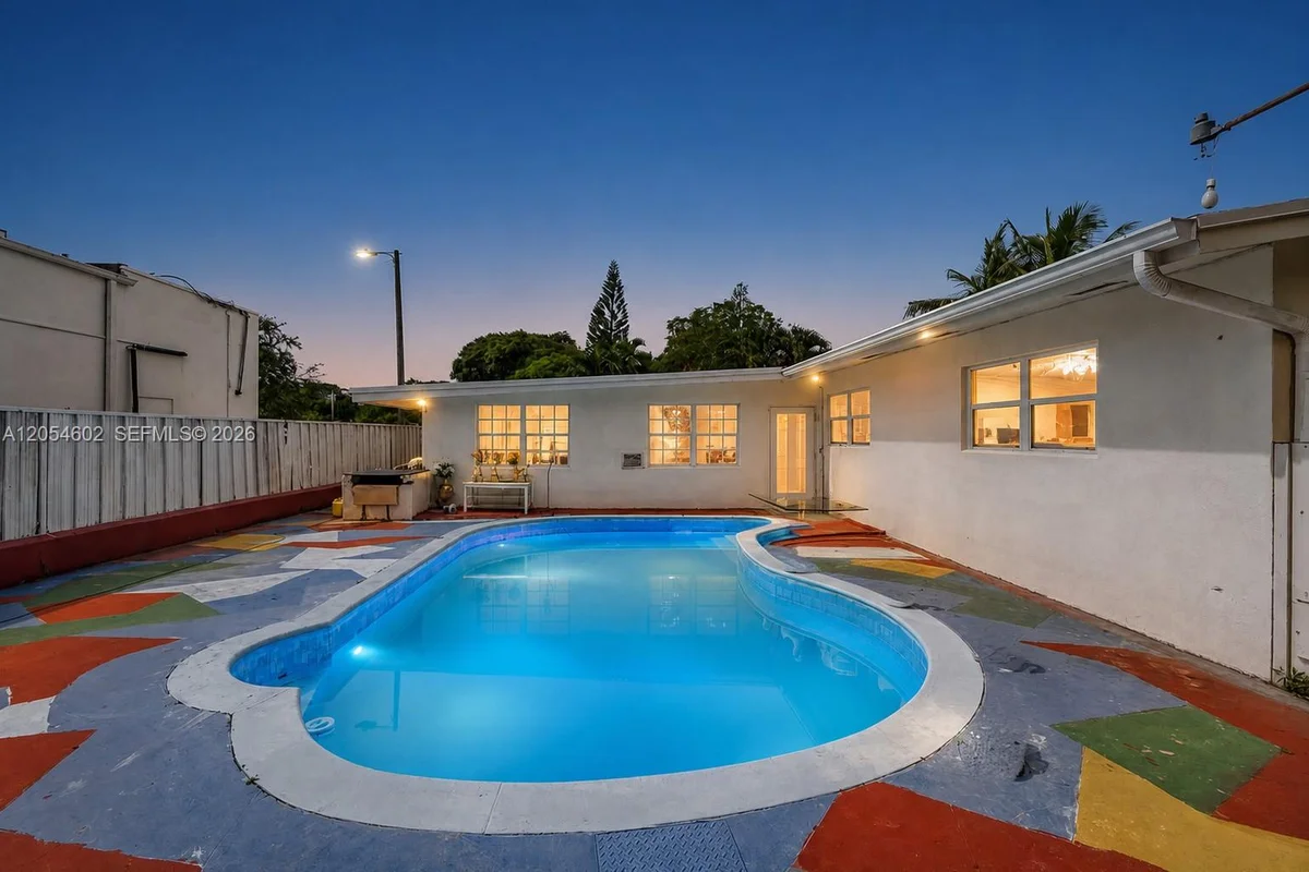 295 NW 122nd St, North Miami: photo 1 of 28