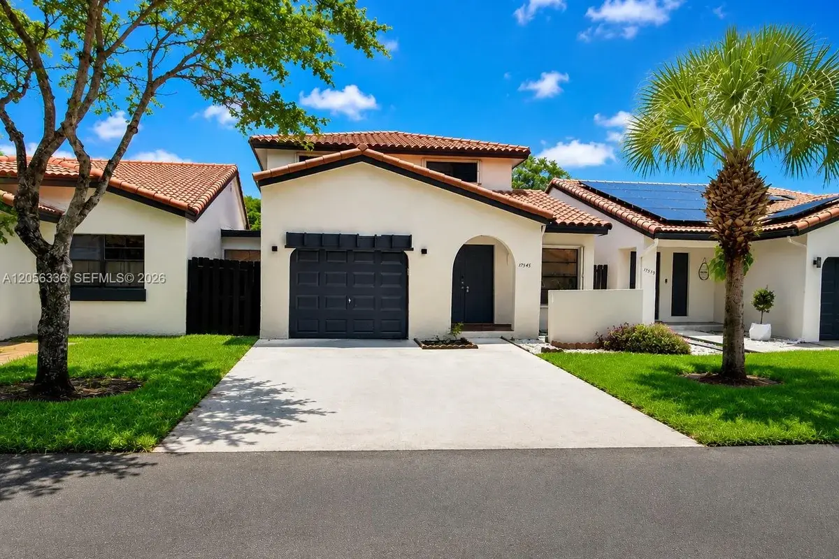 17343 NW 66th Pl, Hialeah: photo 1 of 20