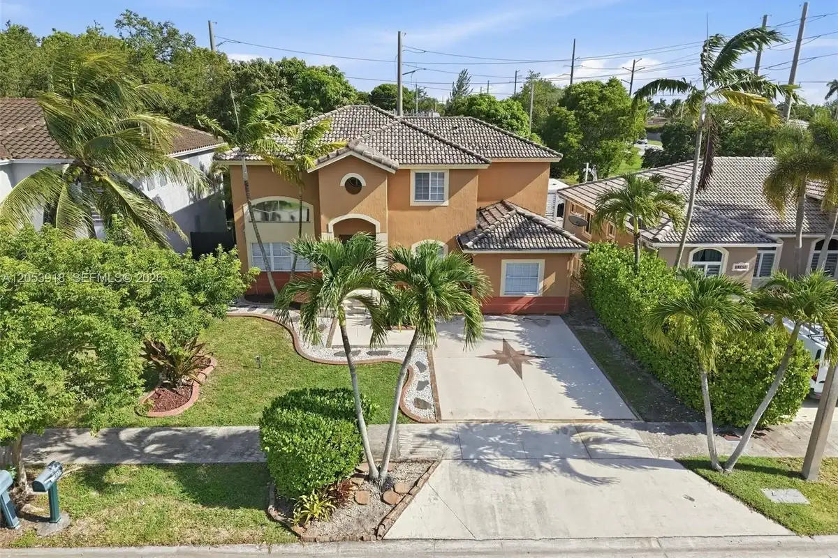 14640 SW 176th Ter, Miami: photo 1 of 38