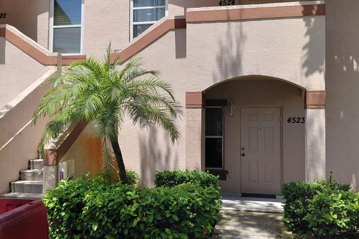 4524 Oak Terrace Dr, Lake Worth: photo 1 of 22