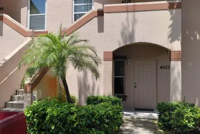 4524 Oak Terrace Dr, Lake Worth: photo 1 of 22