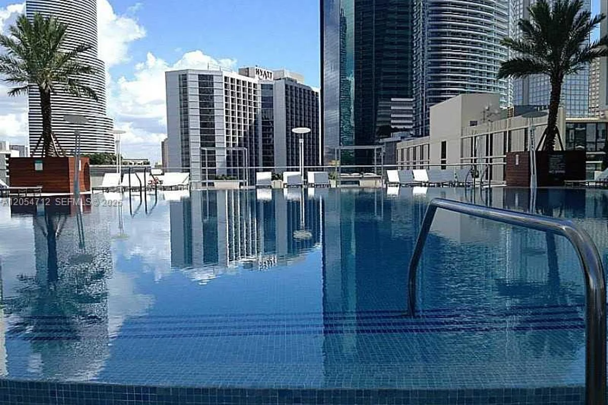 500 Brickell Ave #2303, Miami: photo 1 of 6