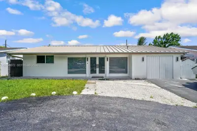 7920 Venetian St, Miramar: photo 1 of 35