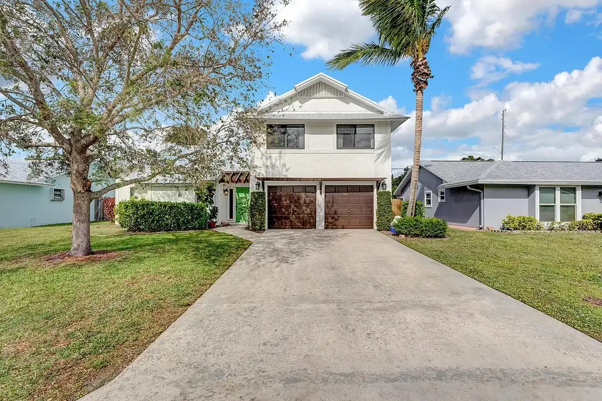 1113 Rainwood Cir W, Palm Beach Gardens: photo 1 of 29
